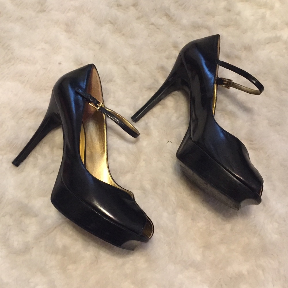 GUESS by Marciano Open toe platform heels, sz  9.5